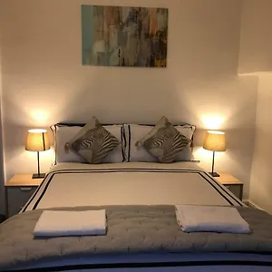 harrogate-centre-1-bower-street2-bed-apartment.yorkshirehotels.net/